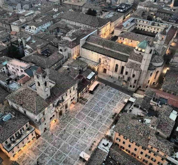 L'Attico Sul Fiume Center Home Ascoli Piceno Dış mekan fotoğraf